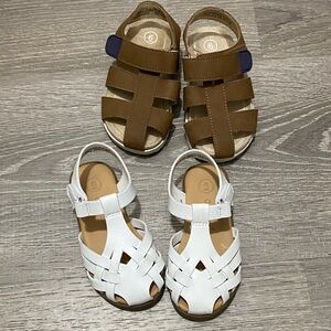 Size 6 protected toe Toddler Sandals with Velcro closure